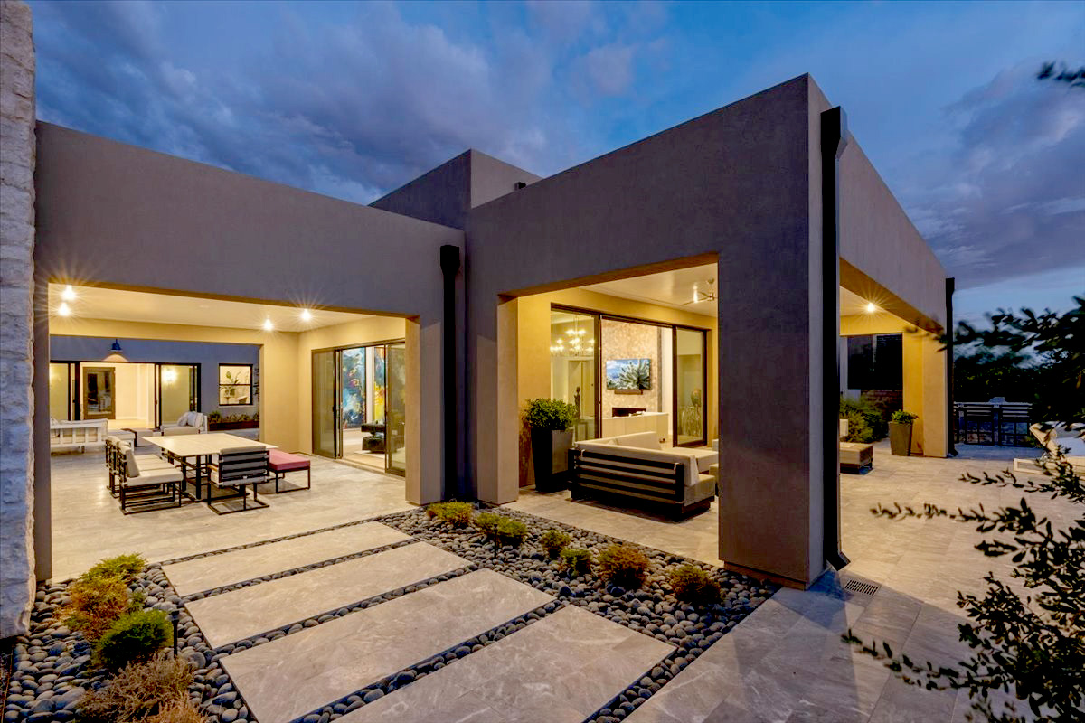 Photo of a luxury home in Greater Phoenix.