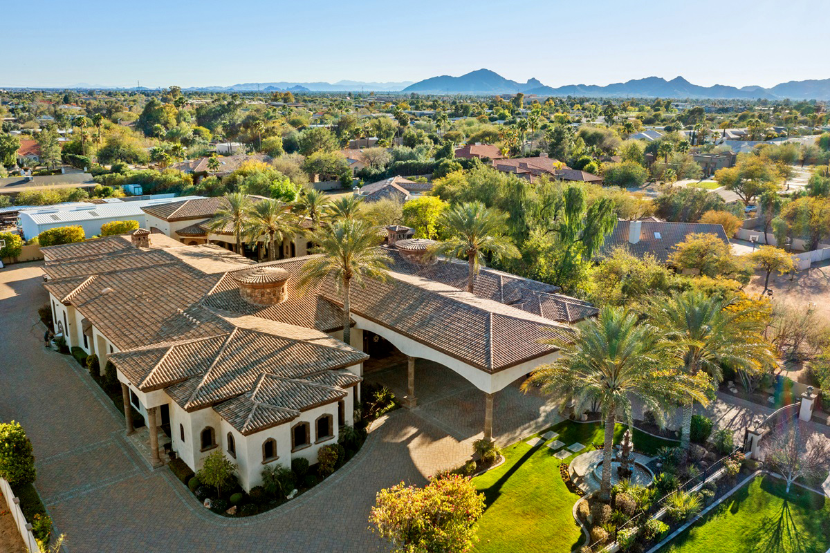 Photo of a luxury home in Scottsdale, Arizona.