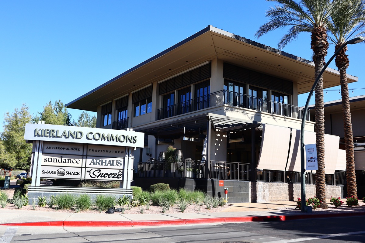 A photo of Kierland Commons in Scottsdale, Arizona.