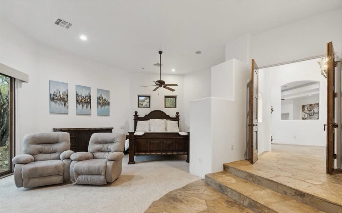 Photo of luxury home in Cave Creek, Arizona.