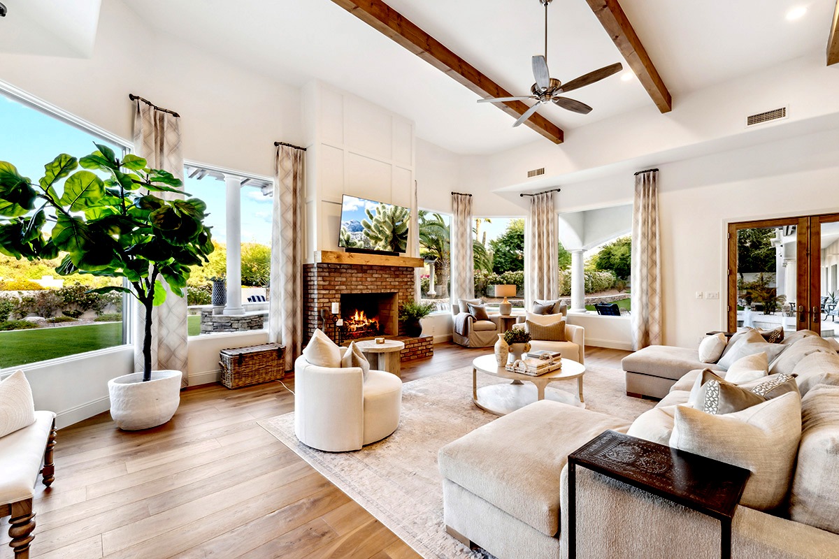 Beige and wood interior of a modern Paradise Valley home